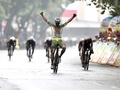 Đương kim vô địch gặp sự cố, tân binh Nga thắng chặng 1 giải đua xe đạp HTV 2023