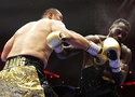 "Gã khổng lồ Trung Hoa" Zhilei Zhang knockout Deontay Wilder: Kỷ nguyên kết thúc