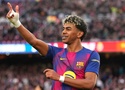 Lamine Yamal đã lập hat-trick đầu tiên trước Messi bao lâu?