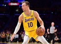 Không chỉ biết ném 3 điểm, Luke Kennard chứng minh giá trị thực sự trong màu áo Lakers