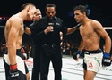 Ôn lại quá khứ trước UFC 326: Khi chấn thương cướp đi trận Holloway vs Oliveira cực kỳ mãn nhãn