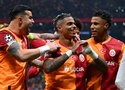 Liverpool may mắn thoát khỏi thảm họa trên sân Galatasaray