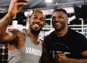 Francis Ngannou "đổ thêm dầu vào lửa", xúi giục Jon Jones rời UFC để kiếm 30 triệu USD