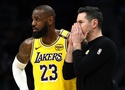 Bài toán đường dài của JJ Redick: Bảo vệ "tài sản tỷ đô" LeBron James trước thềm Playoffs