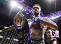 Gạt bỏ ân oán, Israel Adesanya mời kình địch Robert Whittaker đến trại huấn luyện UFC Seattle