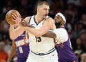 Ba lần giành MVP NBA, Nikola Jokic vẫn trăn trở vì chưa biết cách... quát tháo đồng đội
