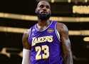LeBron James lên tiếng về áp lực gánh vác Los Angeles Lakers giữa bão chấn thương