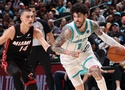 LaMelo Ball sắm vai người hùng, Charlotte Hornets tiễn Miami Heat rời khỏi vòng NBA Play-In