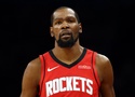 Ngôi sao Rockets Kevin Durant vắng mặt tại Game 1 vì pha va chạm lãng xẹt với đồng đội