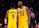 Lịch sử gọi tên: LeBron và Bronny James trở thành cặp cha con đầu tiên thi đấu tại NBA Playoffs