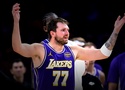 Ghi 33,5 điểm mỗi trận vẫn trượt MVP, HLV JJ Redick lên tiếng đòi lại công bằng cho Doncic