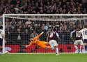 Bournemouth, Brentford và Brighton "cổ vũ" cho Aston Villa vô địch Europa League