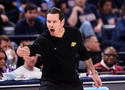HLV Lakers phẫn nộ: "LeBron James bị trọng tài đối xử tệ nhất giải đấu"