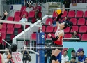 Nguyệt Anh gây bất ngờ trong vai trò đối chuyền thay thế Kiều Trinh