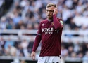 West Ham đặt một chân xuống hạng sau thất bại ở vòng áp chót