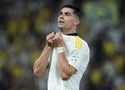 Lương của Ronaldo nhiều hơn gấp đôi so với Messi, hơn vị trí thứ hai 120 triệu euro