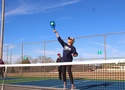 Vì sao overhead smash là cú đánh uy lực nhất trong pickleball?