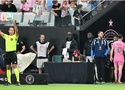 Messi phải rời sân trong trận đấu của Inter Miami là vì chấn thương gì?