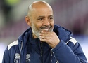 HLV West Ham bất ngờ ở lại dù đội bóng xuống hạng Nhất