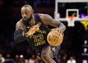 Không vội vã chốt tương lai, LeBron James vạch lộ trình chuyển nhượng kéo dài đến tháng Tám