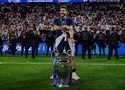 Kvaratskhelia xuất sắc nhất Champions League, PSG áp đảo đội hình tiêu biểu mùa giải