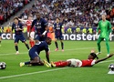 Vì sao Arsenal không được hưởng quả phạt đền trong trận chung kết Champions League?