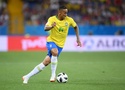 Cuộc khủng hoảng ở vị trí hậu vệ cánh của Brazil xảy ra như thế nào?