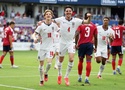 "Bom tấn" của Barcelona toả sáng trong màn khởi động World Cup với tuyển Anh