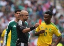 Trận Mexico - Nam Phi lập kỷ lục chưa từng có về thẻ đỏ trong lịch sử World Cup