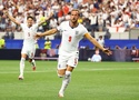 Harry Kane san bằng kỷ lục của Gary Lineker sau cú đúp vào lưới Croatia