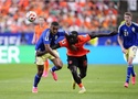 Brian Brobbey được ví như "tiền đạo khỏe nhất World Cup" sau khi lập cú đúp trước Thụy Điển