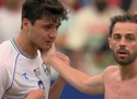 Hậu vệ Uzbekistan khóc nức nở sau màn trình diễn của Ronaldo và Bồ Đào Nha