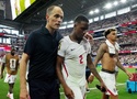 Các cầu thủ Anh lên xe buýt đến sân HLV Tuchel mới công bố đội hình xuất phát
