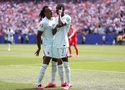 Pháp lần thứ hai toàn thắng ở vòng bảng World Cup trong đêm rực sáng của Dembele