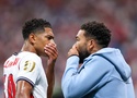 Bellingham mắt bình tĩnh sau bàn thắng của CHDC Congo, đàn anh Reece James trấn an