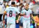 Từ ẩu đả đến người hùng: Hiệp hai điên rồ của Trossard và Tielemans trước Senegal