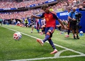 Lamine Yamal: "Đối đầu Ronaldo ư? Tôi không quan tâm đối thủ là ai"