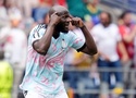 Toả sáng trước Senegal, Romelu Lukaku rơi lệ tri ân người cha qua đời cuối năm ngoái