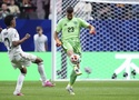 Thủ môn Tây Ban Nha phá kỷ lục giữ sạch lưới tồn tại 36 năm ở World Cup