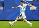 Lionel Messi gay gắt tự phê bình: "Argentina còn quá nhiều sai sót cần phải sửa chữa"