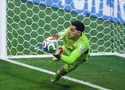 Thành tích cản phá phạt đền cực đỉnh của Shobeir sau khi khuất phục Messi