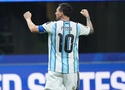 Messi được chấm điểm 9 sau những khoảnh khắc kỳ diệu giúp Argentina ngược dòng