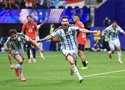 4 phút thiên tài của Messi giúp Argentina đảo ngược tình thế ngoạn mục