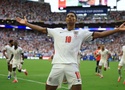 Bellingham biến thành người hùng giúp tuyển Anh ngược dòng vào bán kết World Cup