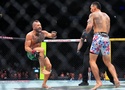 Conor McGregor phá vỡ im lặng sau chấn thương đầu gối ở UFC 329