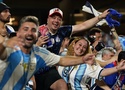 Người hâm mộ Argentina vật lộn với hành trình 1.400 km đến New York cổ vỗ đội nhà đá chung kết