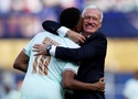 Mbappe tri ân HLV Deschamps trong ngày chia tay đội tuyển Pháp
