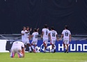 Indonesia chật vật hạ 10 người Timor-Leste, vươn lên dẫn đầu bảng A
