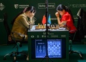 Giải cờ vua FIDE Women's Candidates 2026: Assaubayeva và Lagno bứt phá, bài học về "quản trị khủng hoảng" trên bàn cờ