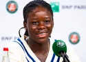 Victoria Mboko mang theo đà thắng lợi mạnh mẽ từ quần vợt Roland-Garros đến cuộc gặp với Katerina Siniakova
